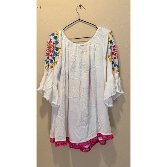 A&A Clothing 100% Viscose Top Size Medium Embroidered - Picture 5 of 5